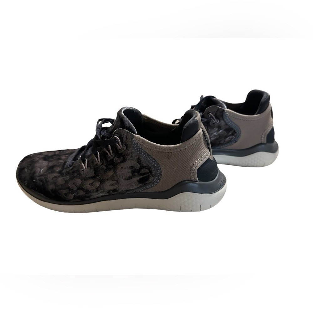 Nike Free TR 8 Velvet Gunsmoke Grey Leopard Print Training Shoes Womens 8 - Picture 2 of 5